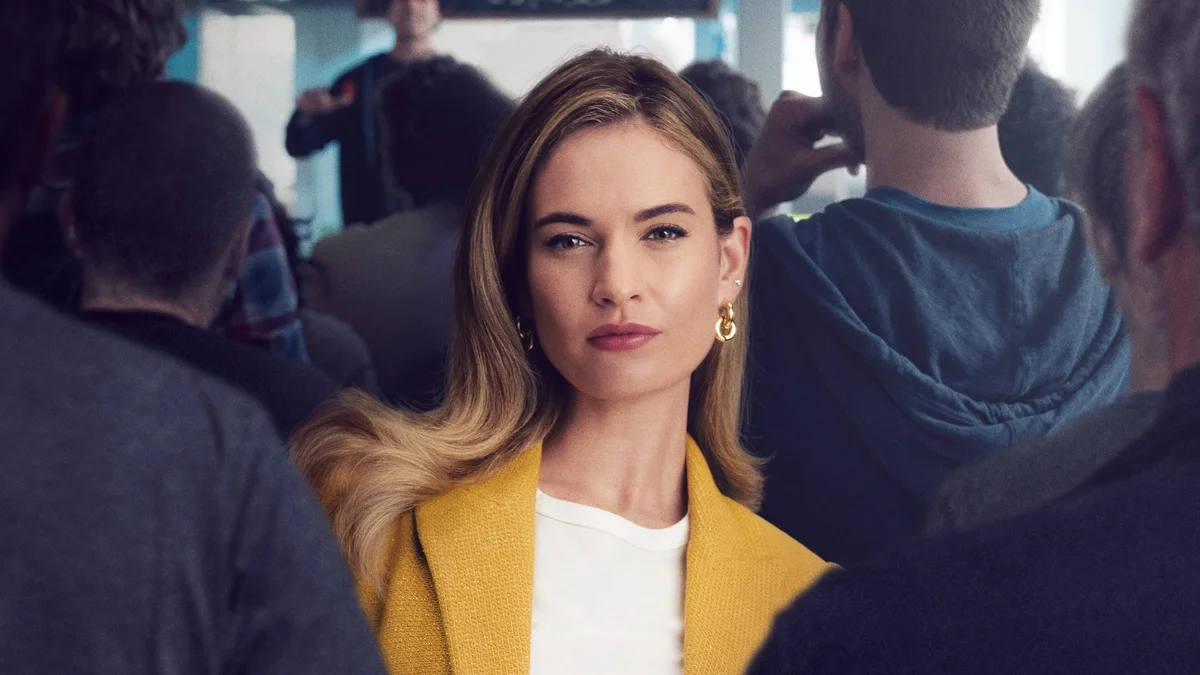 Escena de película sobre marketing y negocios inspirada en Bumble, mujer ejecutiva en entorno corporativo