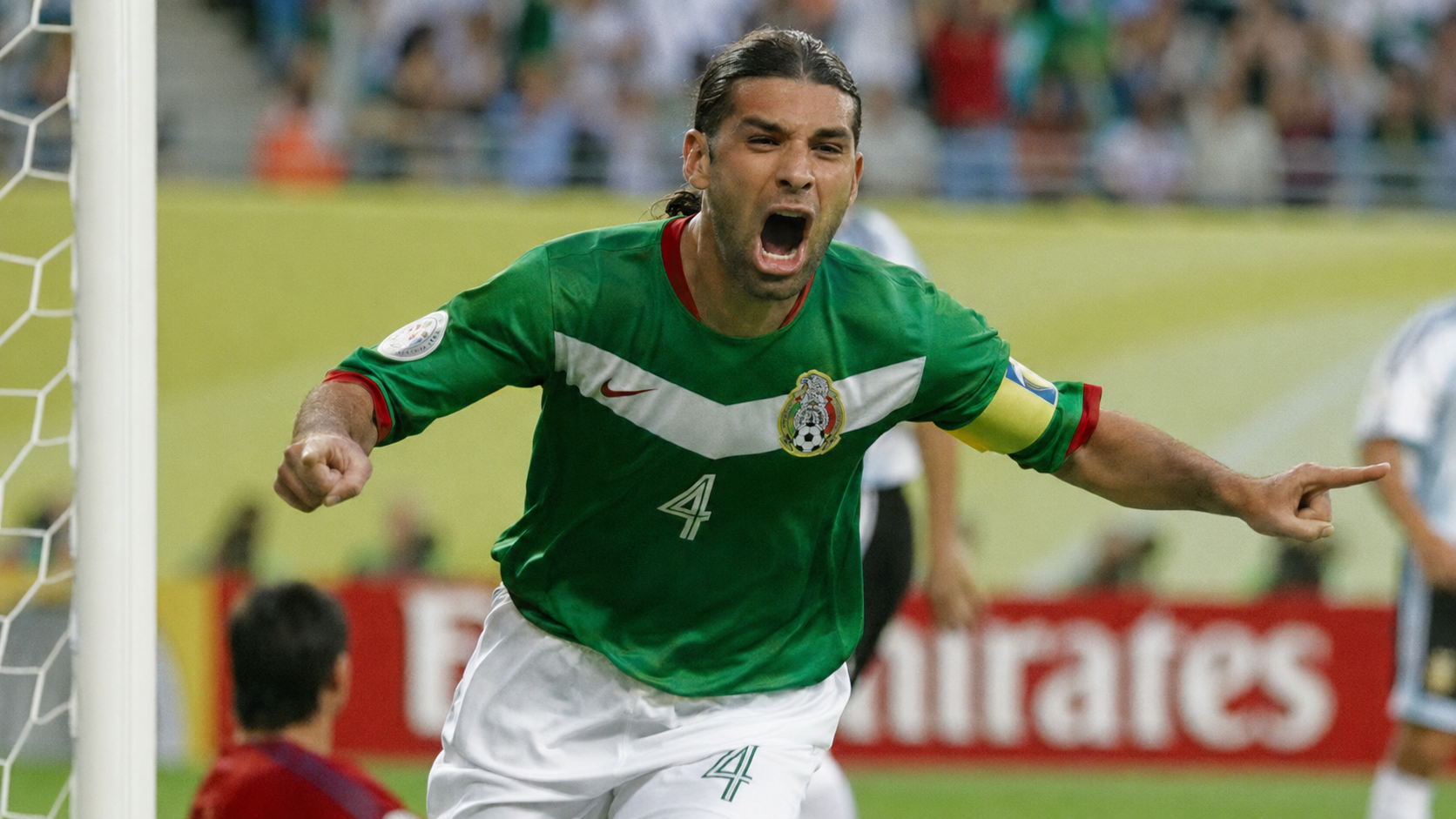 Rafael Márquez celebra un gol con la Selección Mexicana, imagen para un artículo sobre documentales de futbol mexicano.